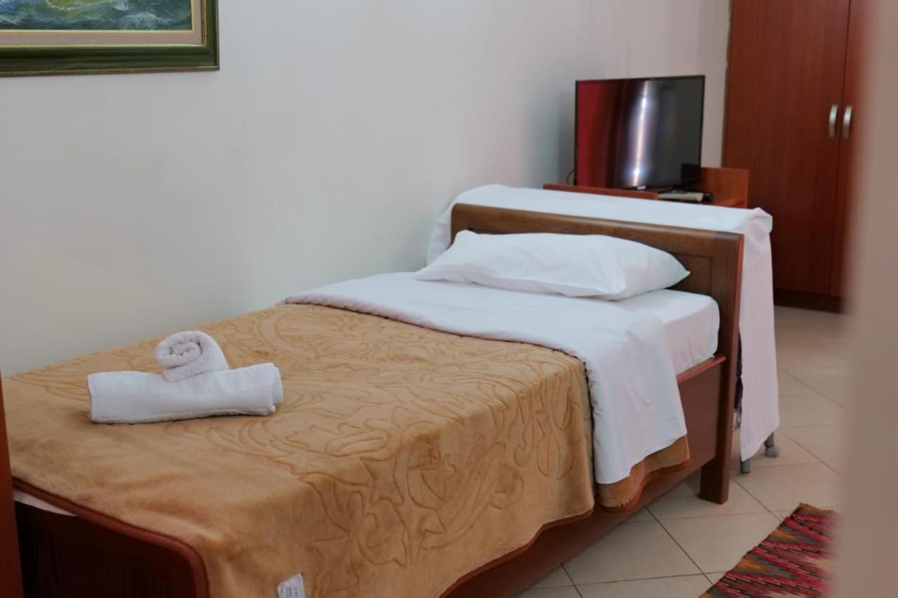 Hotel Veli Sarande Exterior photo