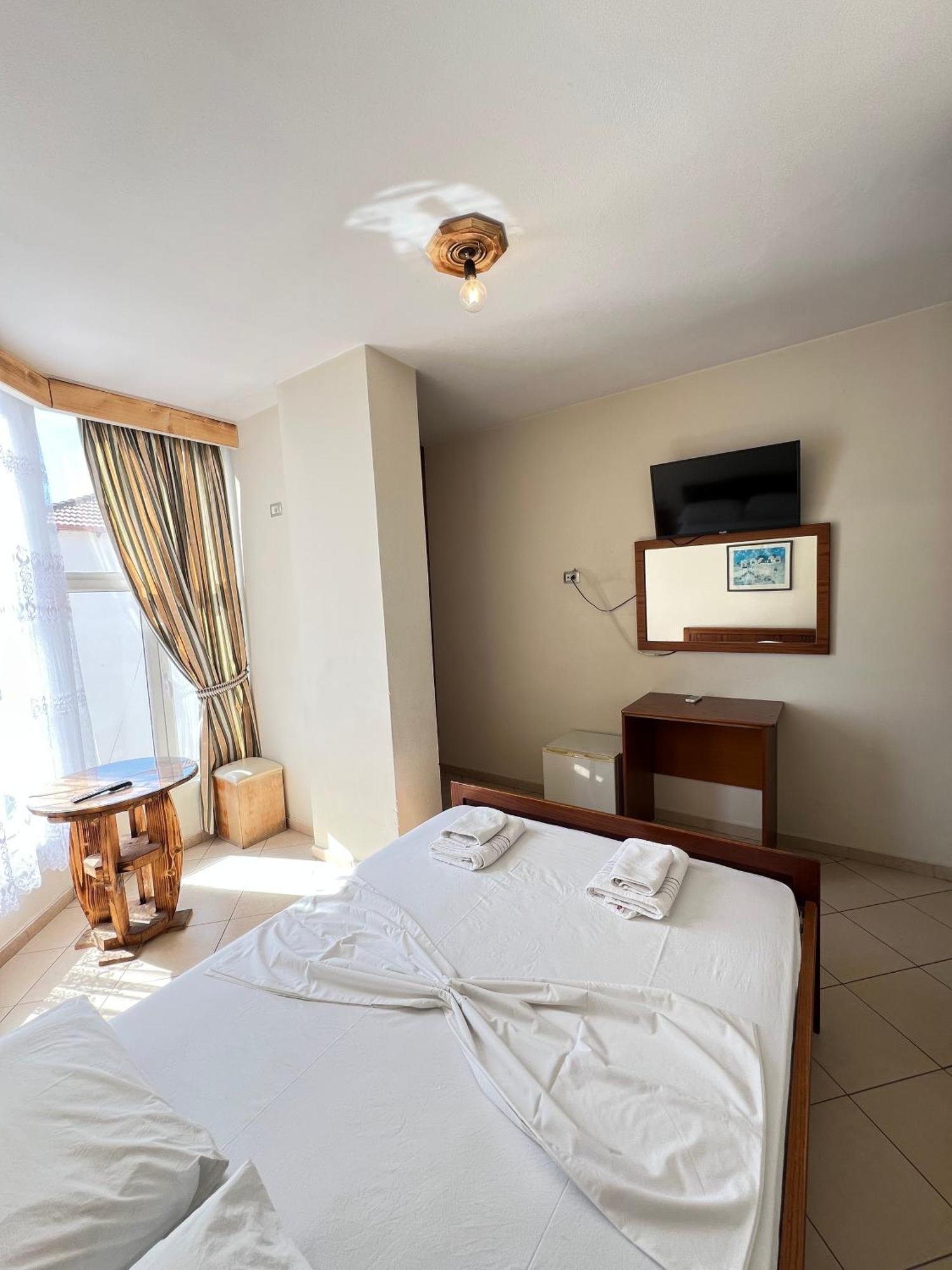 Hotel Veli Sarande Exterior photo