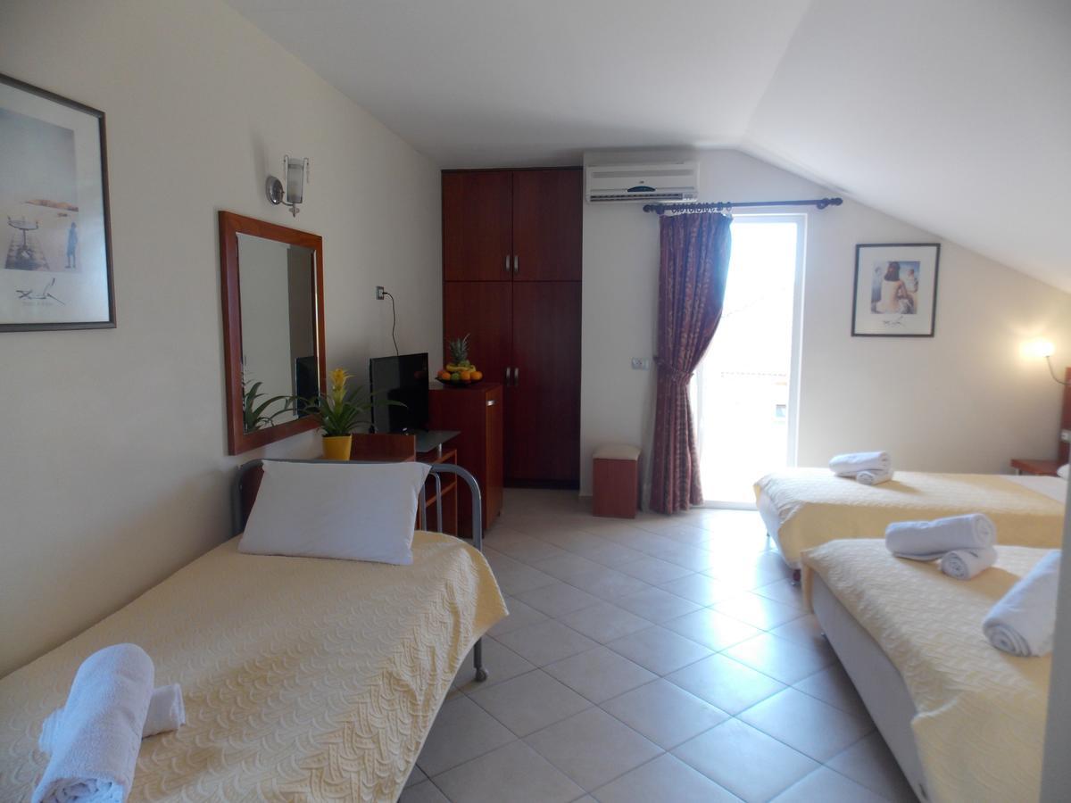Hotel Veli Sarande Exterior photo