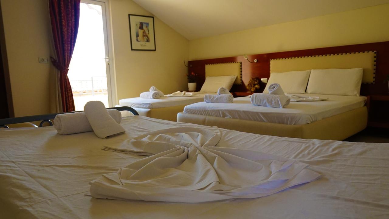 Hotel Veli Sarande Exterior photo