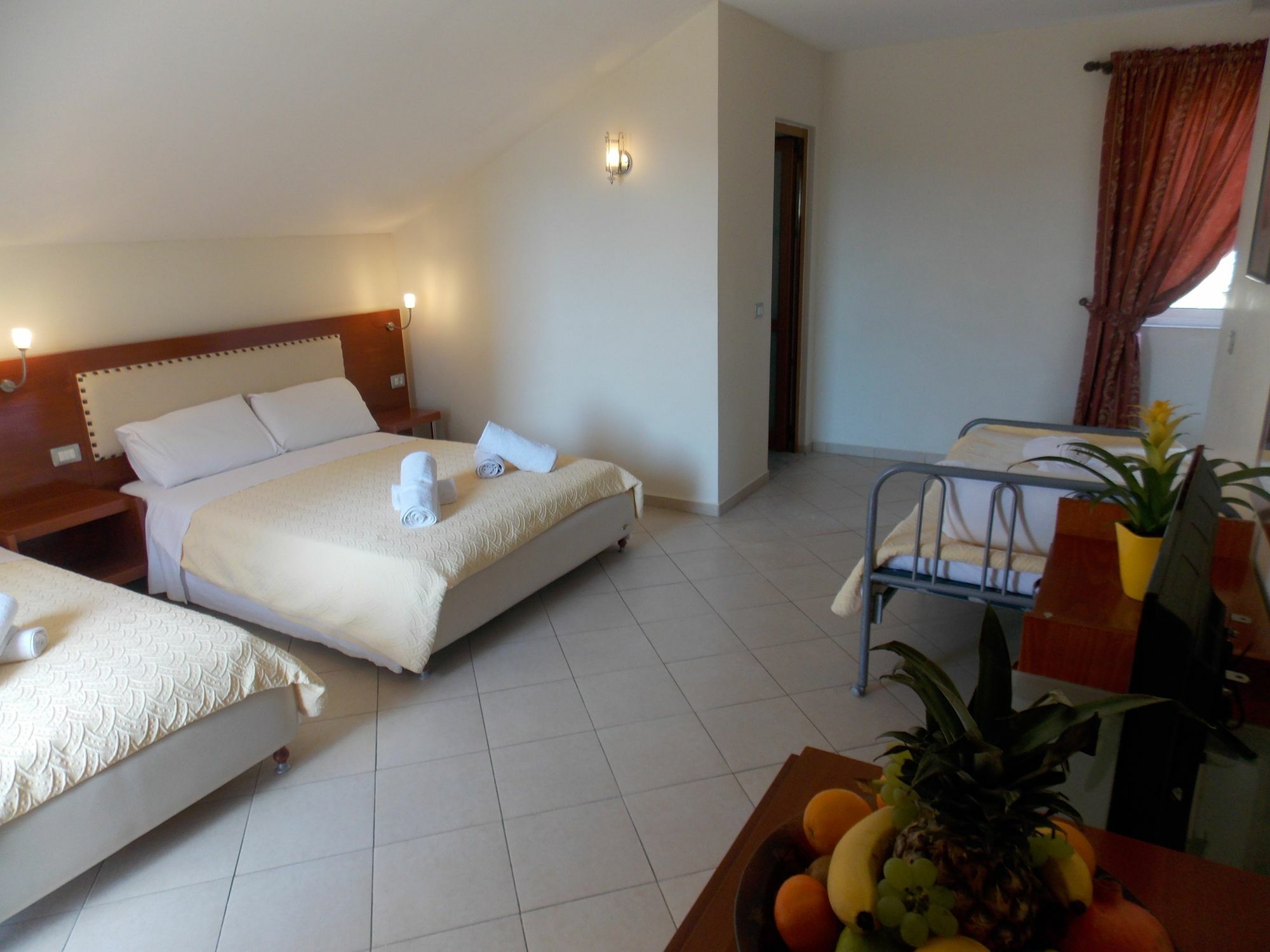 Hotel Veli Sarande Exterior photo
